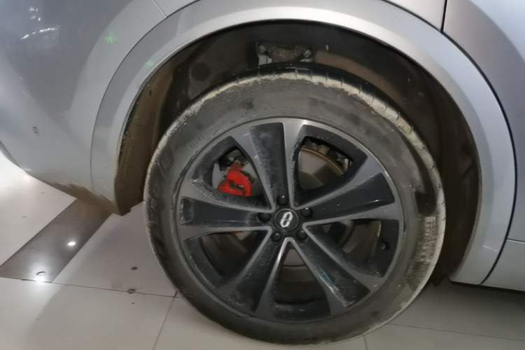 Used Hima AITO M8 2025 Extended-Range Ultra Version 53.4 kWh 5-Seater Edition Exterior 3