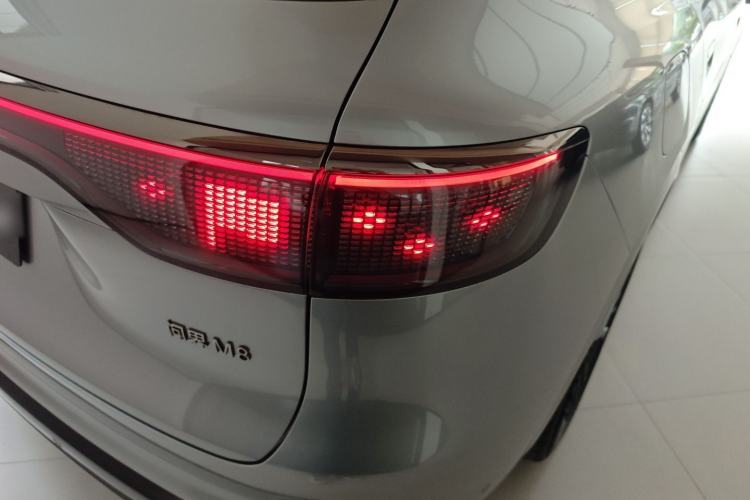 Used Hima AITO M8 2025 Extended-Range Ultra Version 53.4 kWh 5-Seater Edition Exterior 3