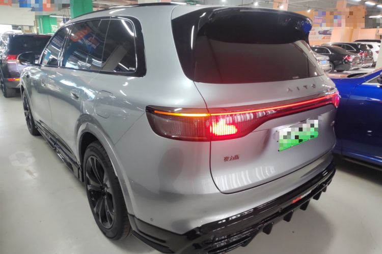 Used Hima AITO M8 2025 Extended-Range Ultra Version 53.4 kWh 5-Seater Edition Exterior 3