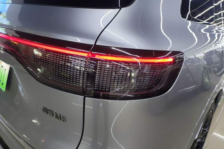 Used Hima AITO M8 2025 Extended-Range Ultra Version 53.4 kWh 5-Seater Edition Exterior 3