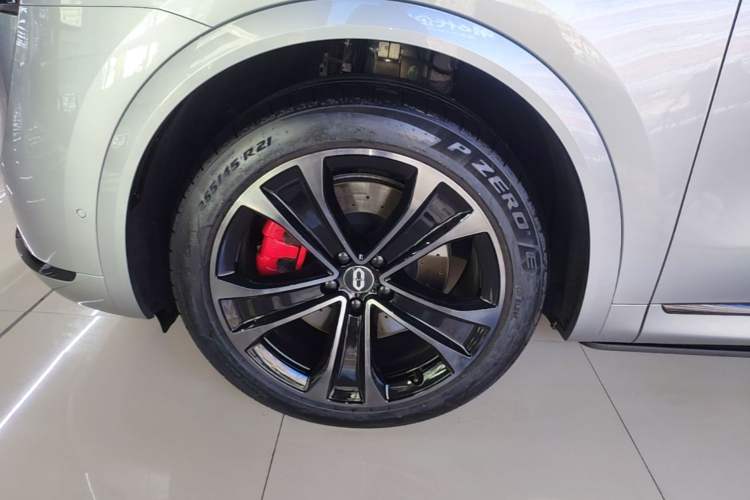 Used Hima AITO M8 2025 Extended-Range Ultra Version 53.4 kWh 5-Seater Edition Exterior 4