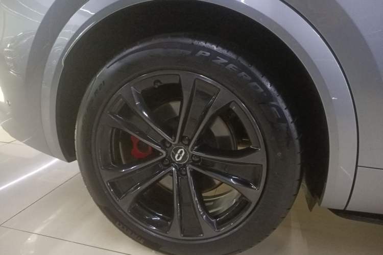 Used Hima AITO M8  Exterior 5