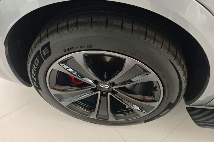 Used Hima AITO M8 2025 Extended-Range Ultra Version 53.4 kWh 5-Seater Edition Exterior 5