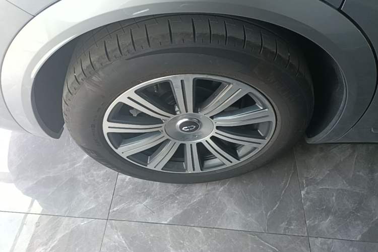 Used Hima AITO M8 2025 Extended-Range Ultra Version 53.4 kWh 5-Seater Edition Exterior 5