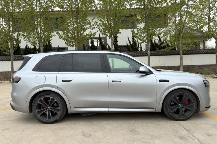 Used Hima AITO M8 2025 Extended-Range Ultra Version 53.4 kWh 5-Seater Edition Exterior 6