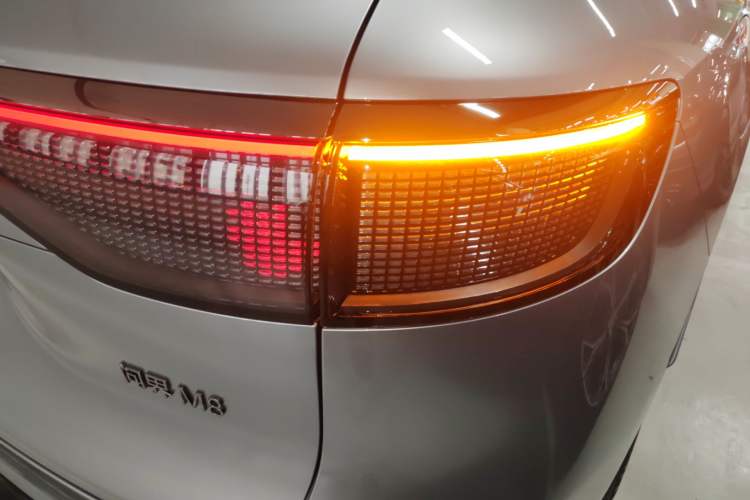 Used Hima AITO M8 2025 Extended-Range Ultra Version 53.4 kWh 5-Seater Edition Exterior 6