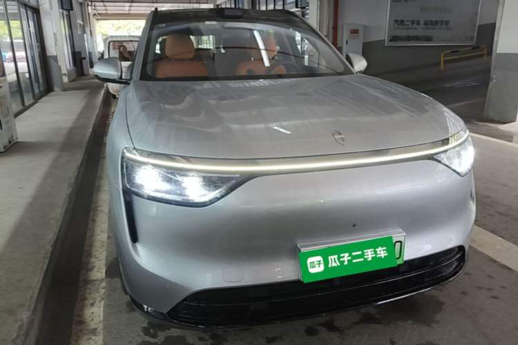 Used Hima AITO M8 2025 Extended-Range Ultra Version 53.4 kWh 5-Seater Edition Front