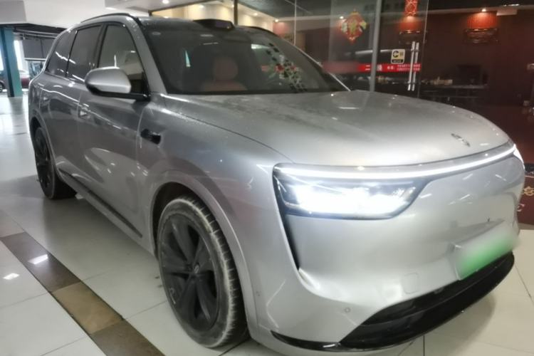 Used Hima AITO M8 2025 Extended-Range Ultra Version 53.4 kWh 5-Seater Edition Front Right 45 Deg