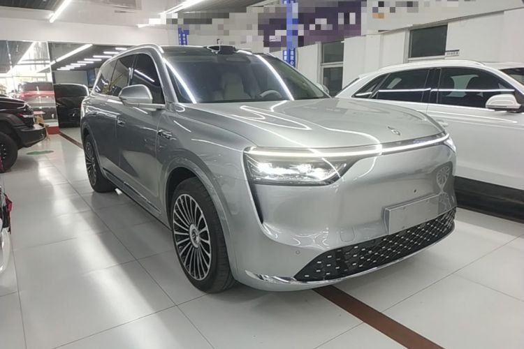 Used Hima AITO M8 2025 Extended-Range Ultra Version 53.4 kWh 6-Seater Edition Front Right 45 Deg