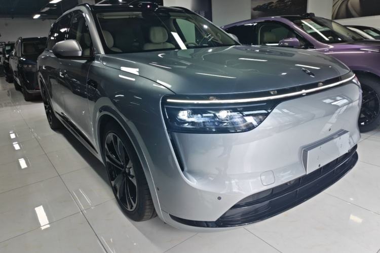 Used Hima AITO M8 2025 Extended-Range Ultra Version 53.4 kWh 6-Seater Edition Front Right 45 Deg