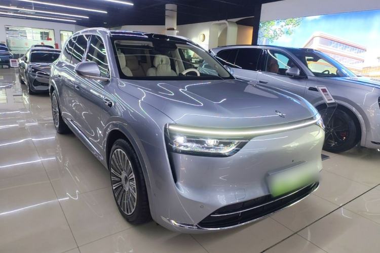 Used Hima AITO M8 2025 Extended-Range Ultra Version 53.4 kWh 5-Seater Edition Front Right 45 Deg