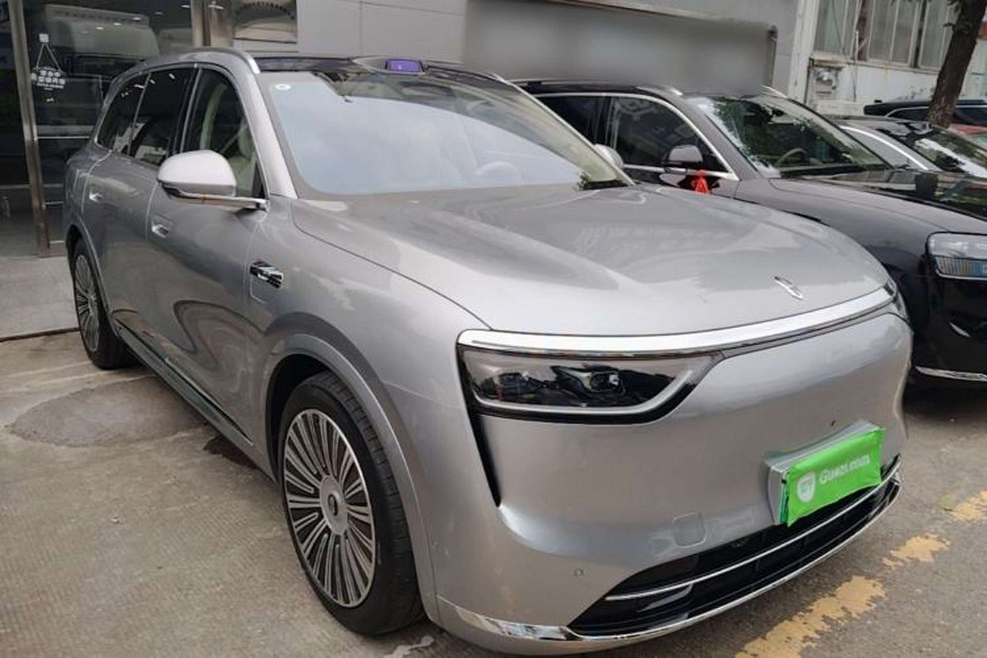 Used Hima AITO M8 2025 Extended-Range Ultra Version 53.4 kWh 6-Seater Edition Front Right 45 Deg