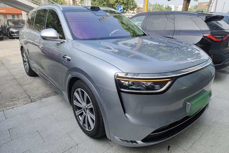 Used Hima AITO M8 2025 Extended-Range Max+ Version 53.4 kWh 6-Seater Edition Front Right 45 Deg