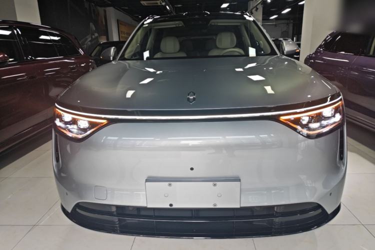 Used Hima AITO M8 2025 Extended-Range Ultra Version 53.4 kWh 6-Seater Edition Front