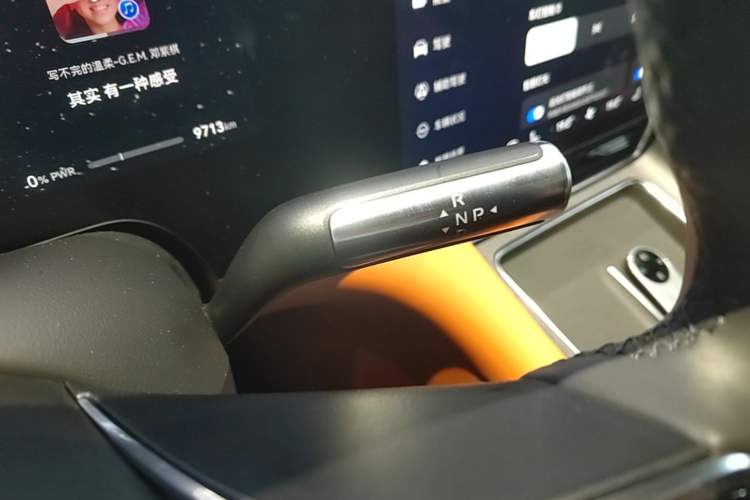 Used Hima AITO M8 2025 Extended-Range Ultra Version 53.4 kWh 5-Seater Edition Gear Lever