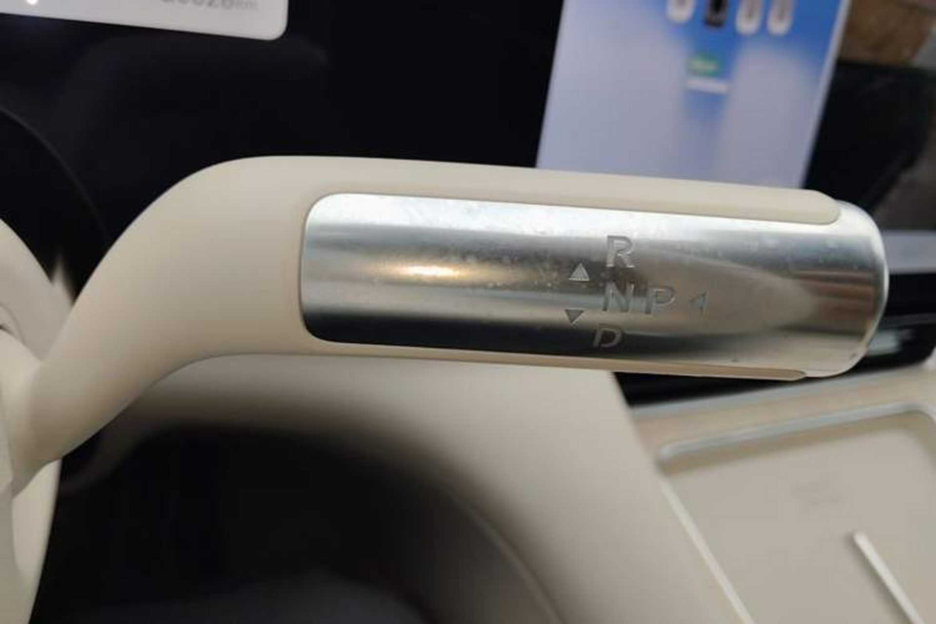 Used Hima AITO M8 2025 Extended-Range Ultra Version 53.4 kWh 6-Seater Edition Gear Lever