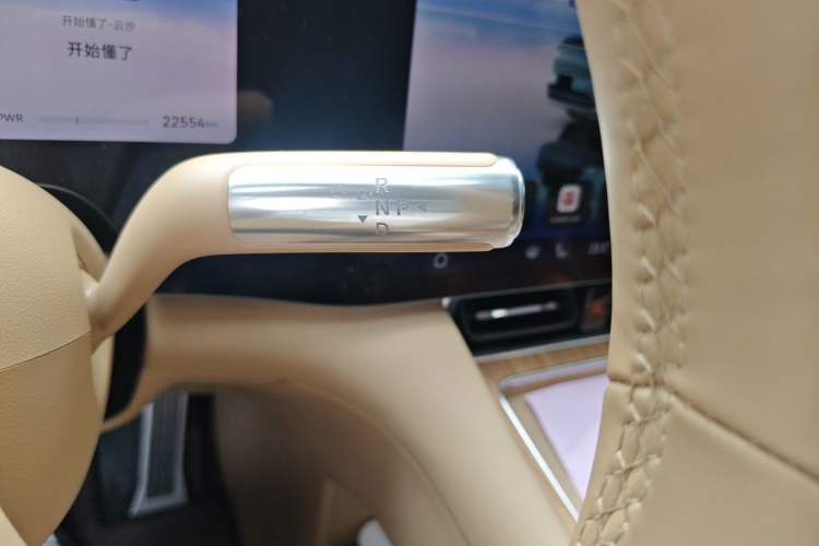 Used Hima AITO M8 2025 Extended-Range Max+ Version 53.4 kWh 6-Seater Edition Gear Lever