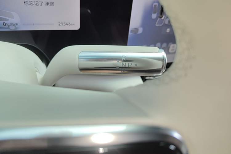 Used Hima AITO M8 2025 Extended-Range Max+ Version 53.4 kWh 6-Seater Edition Gear Lever