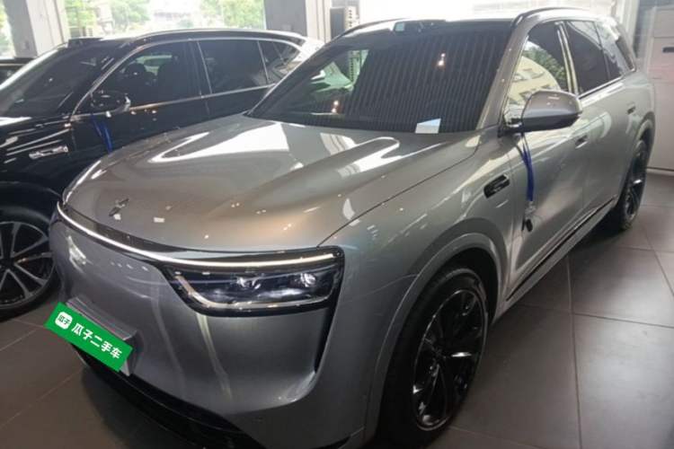 Hima AITO M8 2025 Extended-Range Max+ Version 53.4 kWh 6-Seater Edition