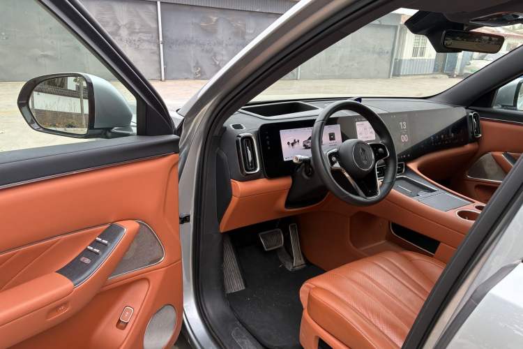 Used Hima AITO M8 2025 Extended-Range Ultra Version 53.4 kWh 5-Seater Edition Interior 2