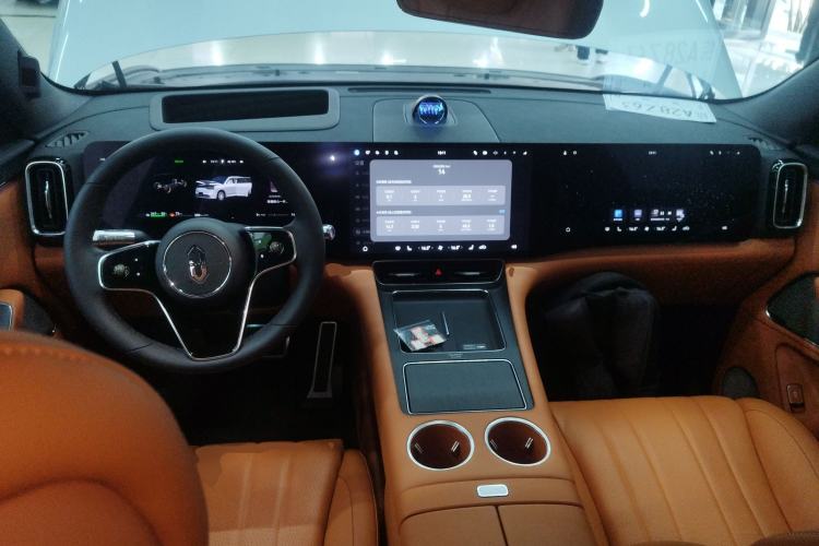 Used Hima AITO M8 2025 Extended-Range Max+ Version 53.4 kWh 5-Seater Edition Interior 2