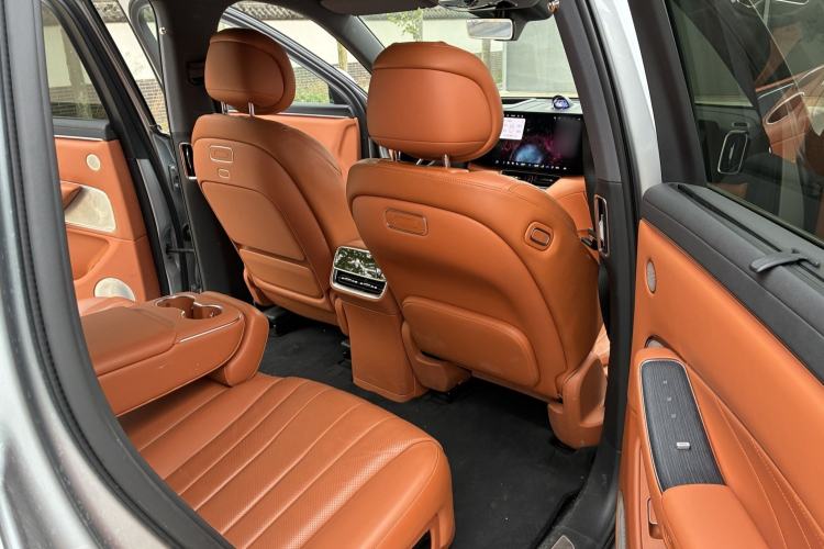 Used Hima AITO M8 2025 Extended-Range Ultra Version 53.4 kWh 5-Seater Edition Interior 3