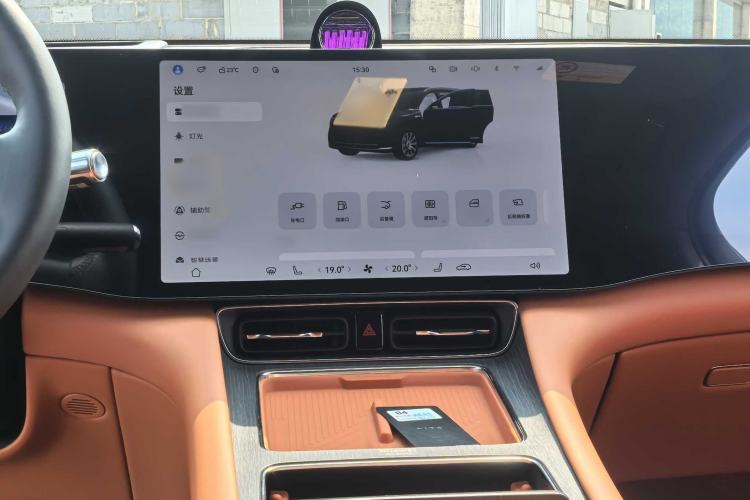 Used Hima AITO M8 2025 Extended-Range Max+ Version 53.4 kWh 6-Seater Edition Interior 3