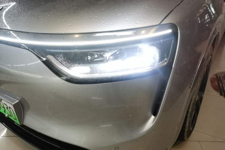 Used Hima AITO M8 2025 Extended-Range Ultra Version 53.4 kWh 5-Seater Edition Left Front Headlight