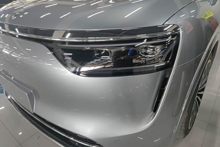 Used Hima AITO M8 2025 Extended-Range Ultra Version 53.4 kWh 6-Seater Edition Left Front Headlight