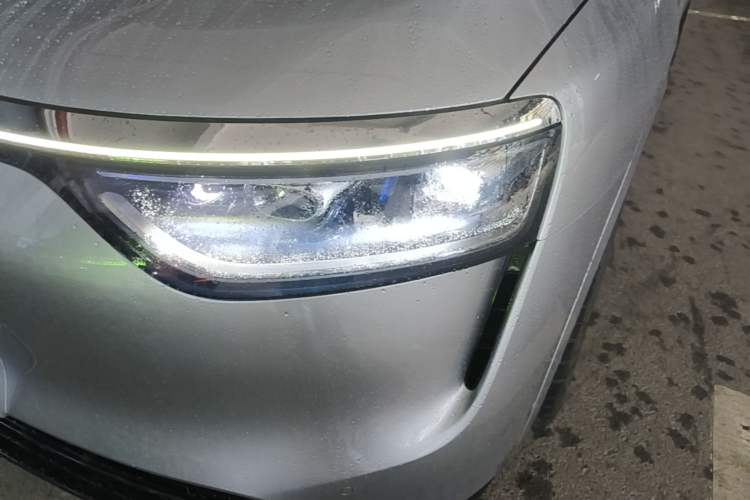 Used Hima AITO M8 2025 Extended-Range Ultra Version 53.4 kWh 5-Seater Edition Left Front Headlight