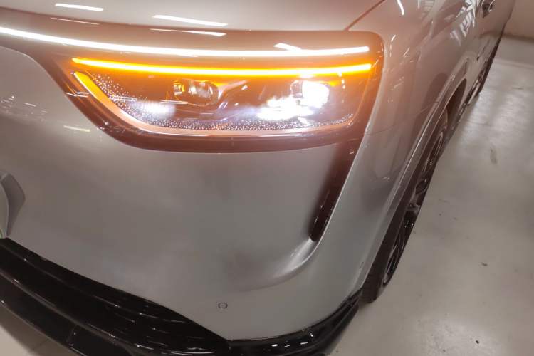 Used Hima AITO M8 2025 Extended-Range Ultra Version 53.4 kWh 5-Seater Edition Left Front Headlight