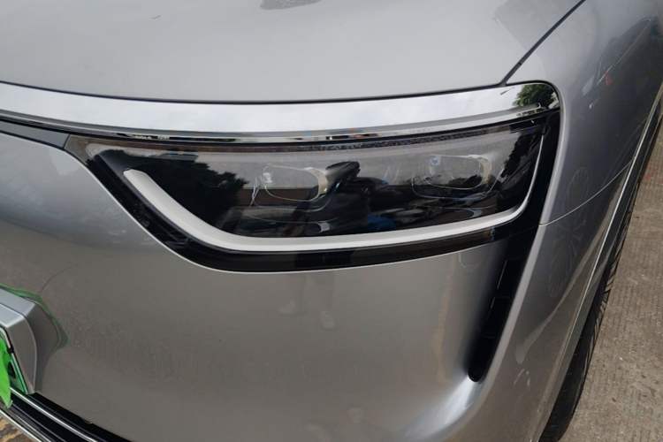 Used Hima AITO M8 2025 Extended-Range Ultra Version 53.4 kWh 6-Seater Edition Left Front Headlight