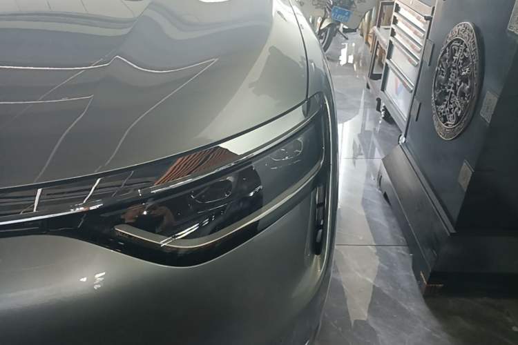 Used Hima AITO M8 2025 Extended-Range Ultra Version 53.4 kWh 5-Seater Edition Left Front Headlight