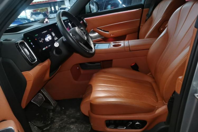Used Hima AITO M8 2025 Extended-Range Ultra Version 53.4 kWh 5-Seater Edition Left Front Seat