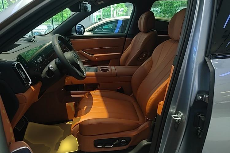 Used Hima AITO M8 2025 Extended-Range Ultra Version 53.4 kWh 5-Seater Edition Left Front Seat