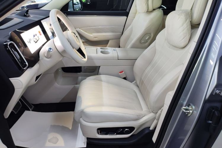 Used Hima AITO M8 2025 Extended-Range Ultra Version 53.4 kWh 5-Seater Edition Left Front Seat