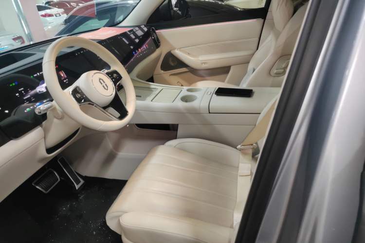 Used Hima AITO M8 2025 Extended-Range Ultra Version 53.4 kWh 5-Seater Edition Left Front Seat