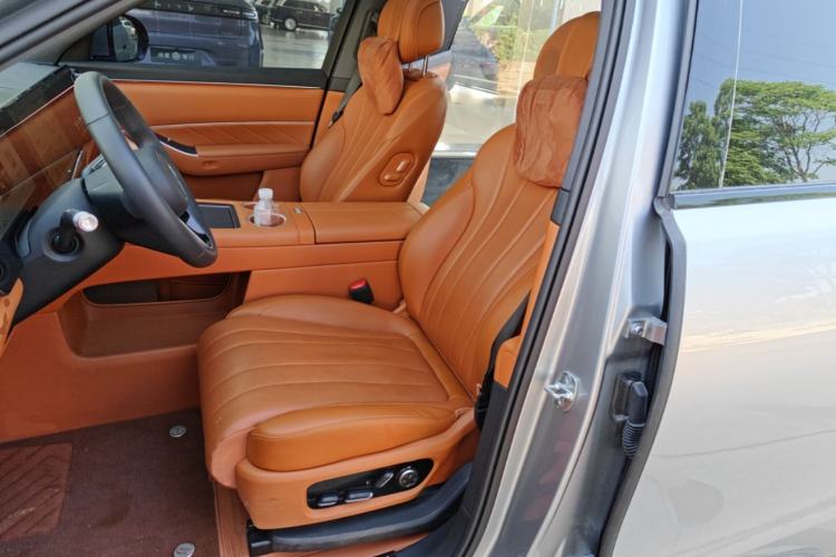Used Hima AITO M8 2025 Extended-Range Ultra Version 53.4 kWh 5-Seater Edition Left Front Seat