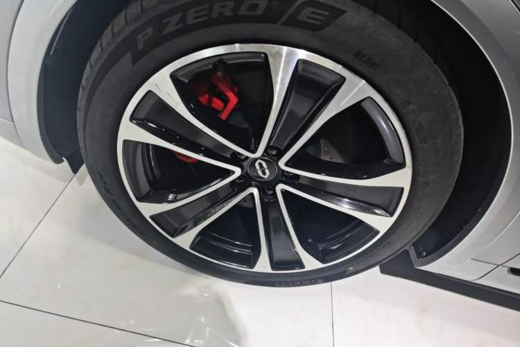 Used Hima AITO M8 2025 Extended-Range Ultra Version 53.4 kWh 6-Seater Edition Left Front Wheel Hub
