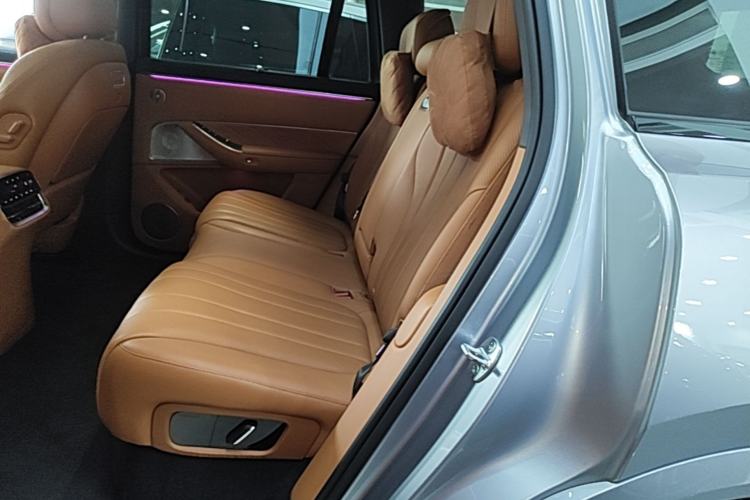Used Hima AITO M8 2025 Extended-Range Ultra Version 53.4 kWh 5-Seater Edition Left Rear Seat