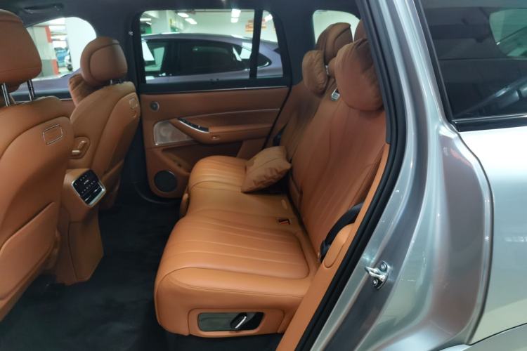 Used Hima AITO M8 2025 Extended-Range Ultra Version 53.4 kWh 5-Seater Edition Left Rear Seat