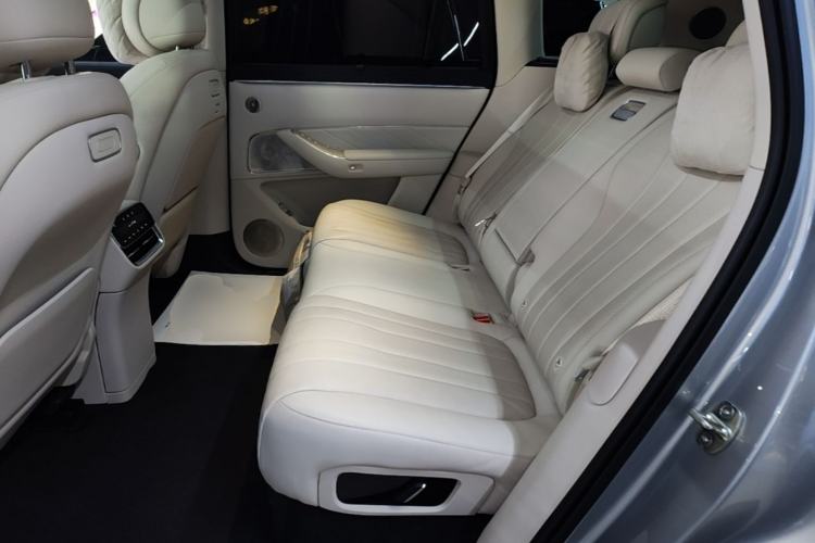 Used Hima AITO M8 2025 Extended-Range Ultra Version 53.4 kWh 5-Seater Edition Left Rear Seat