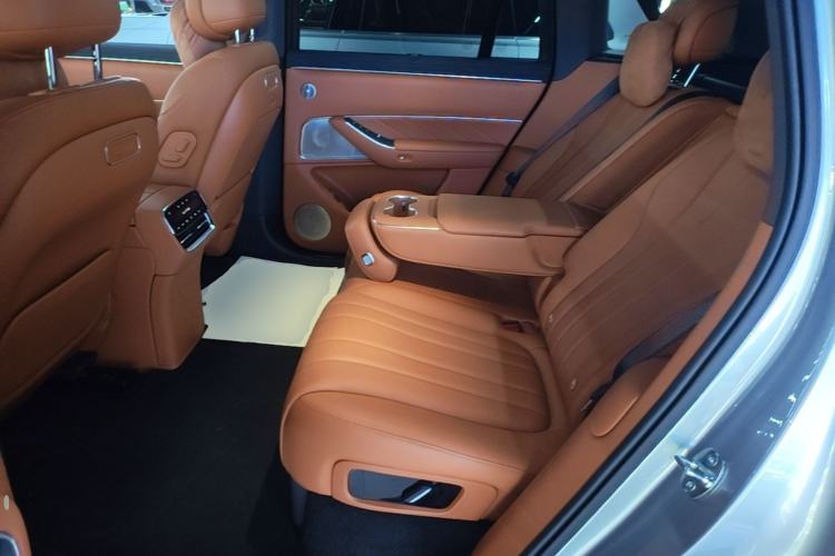 Used Hima AITO M8 2025 Extended-Range Ultra Version 53.4 kWh 5-Seater Edition Left Rear Seat