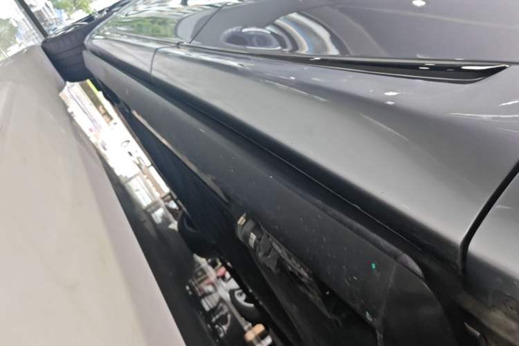 Used Hima AITO M8 2025 Extended-Range Ultra Version 53.4 kWh 6-Seater Edition Left Side Sill