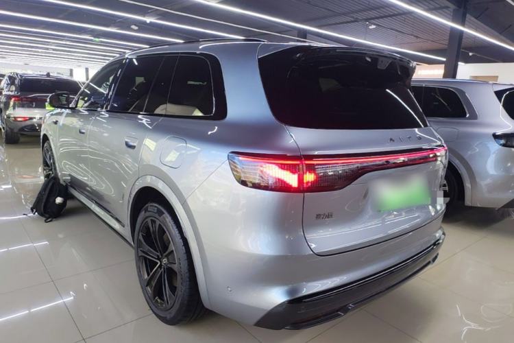 Used Hima AITO M8 2025 Extended-Range Ultra Version 53.4 kWh 5-Seater Edition Rear Left 45 Deg