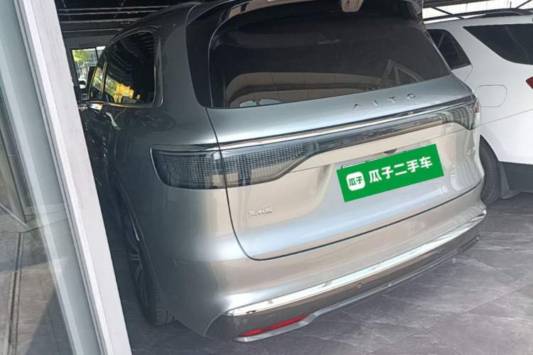 Used Hima AITO M8 2025 Extended-Range Ultra Version 53.4 kWh 5-Seater Edition Rear Left 45 Deg