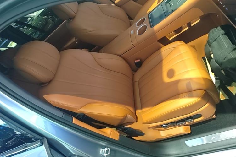 Used Hima AITO M8 2025 Extended-Range Ultra Version 53.4 kWh 5-Seater Edition Right Front Seat
