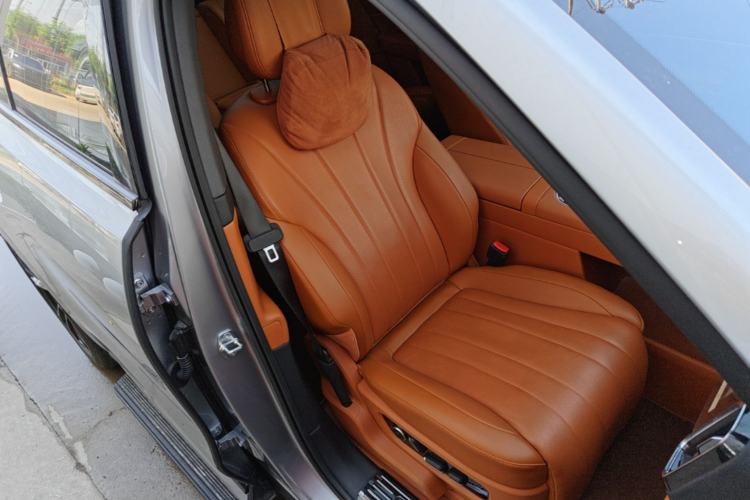 Used Hima AITO M8 2025 Extended-Range Ultra Version 53.4 kWh 5-Seater Edition Right Front Seat