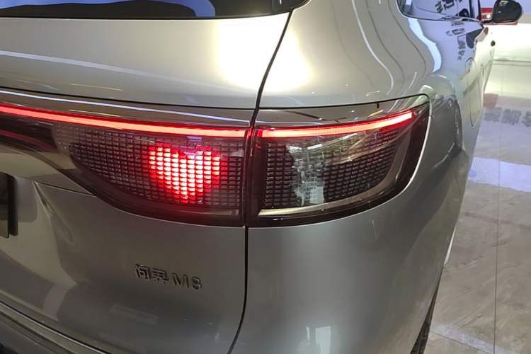 Used Hima AITO M8 2025 Extended-Range Ultra Version 53.4 kWh 5-Seater Edition Right Rear Taillight