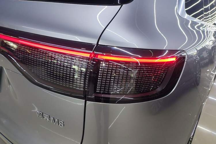 Used Hima AITO M8 2025 Extended-Range Ultra Version 53.4 kWh 5-Seater Edition Right Rear Taillight